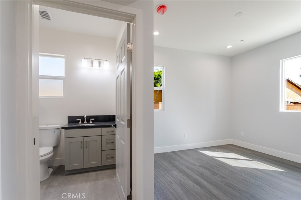 13768 Judd Street Pacoima, CA 91331 - Photo 19 of 32