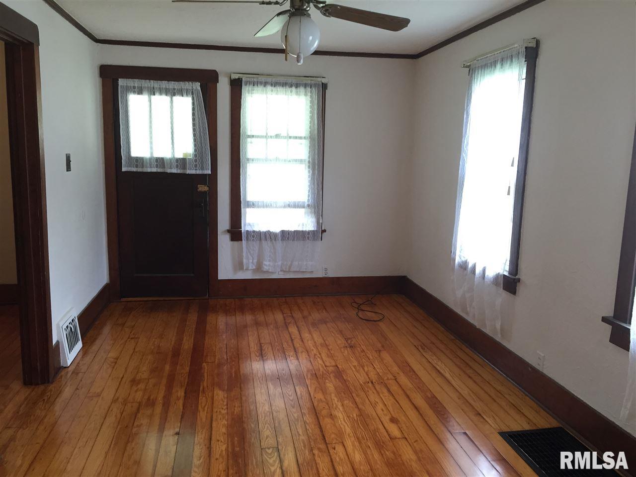 116 Albert Street Washington, IL 61571 - Photo 4 of 10 Gallery Image 4
