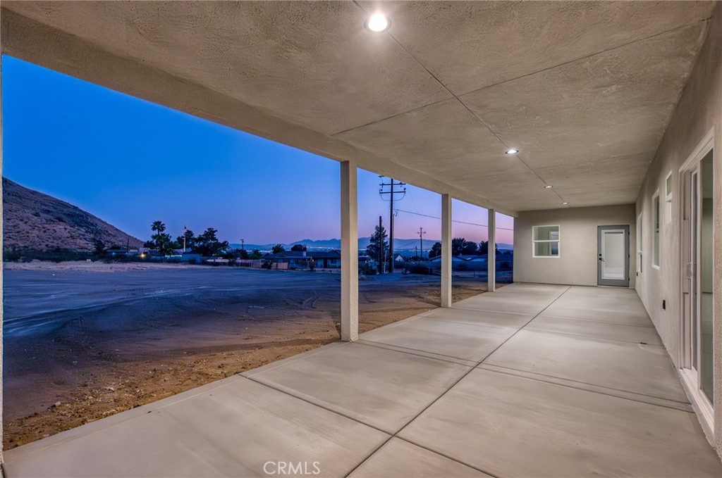 19707 Roanoke Road Apple Valley, CA 92307 - Photo 6 of 63