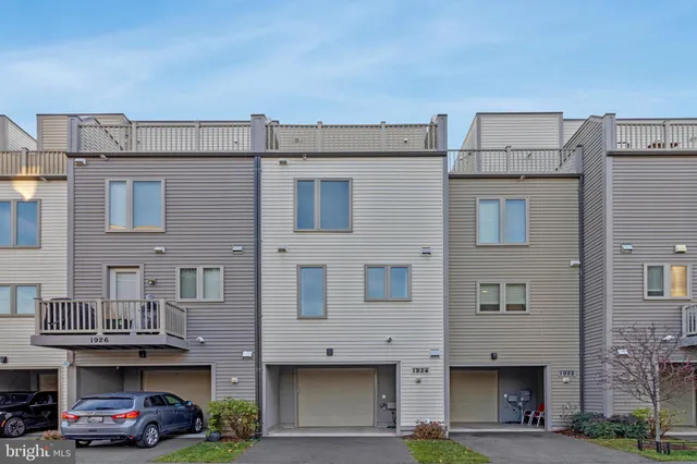 $849,000 | 10 Chapman Avenue, Rockville, MD 20852