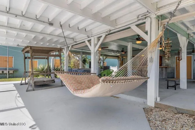 $899,900 | 842 Deer Drive, Bay St. Louis, MS 39520