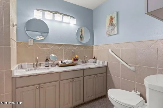 $899,900 | 842 Deer Drive, Bay St. Louis, MS 39520