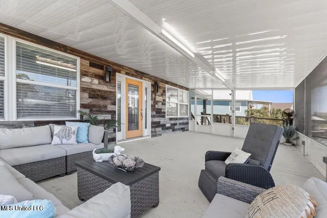 $899,900 | 842 Deer Drive, Bay St. Louis, MS 39520