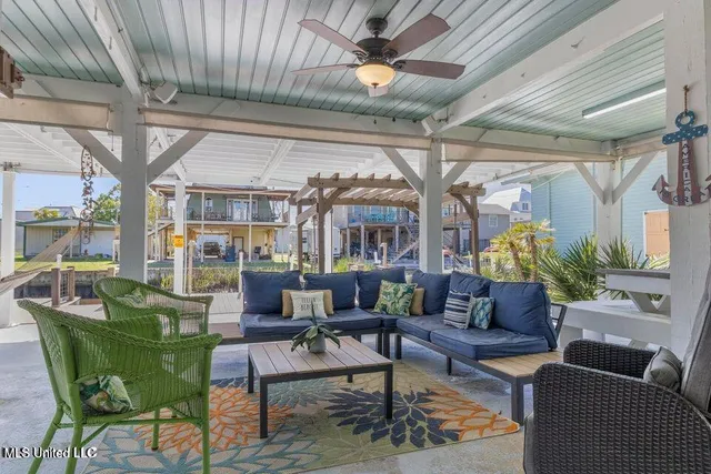 $899,900 | 842 Deer Drive, Bay St. Louis, MS 39520