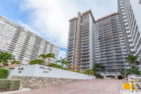 $3,000 | 2030 South Ocean Drive, Unit 1705, Hallandale Beach, FL 33009