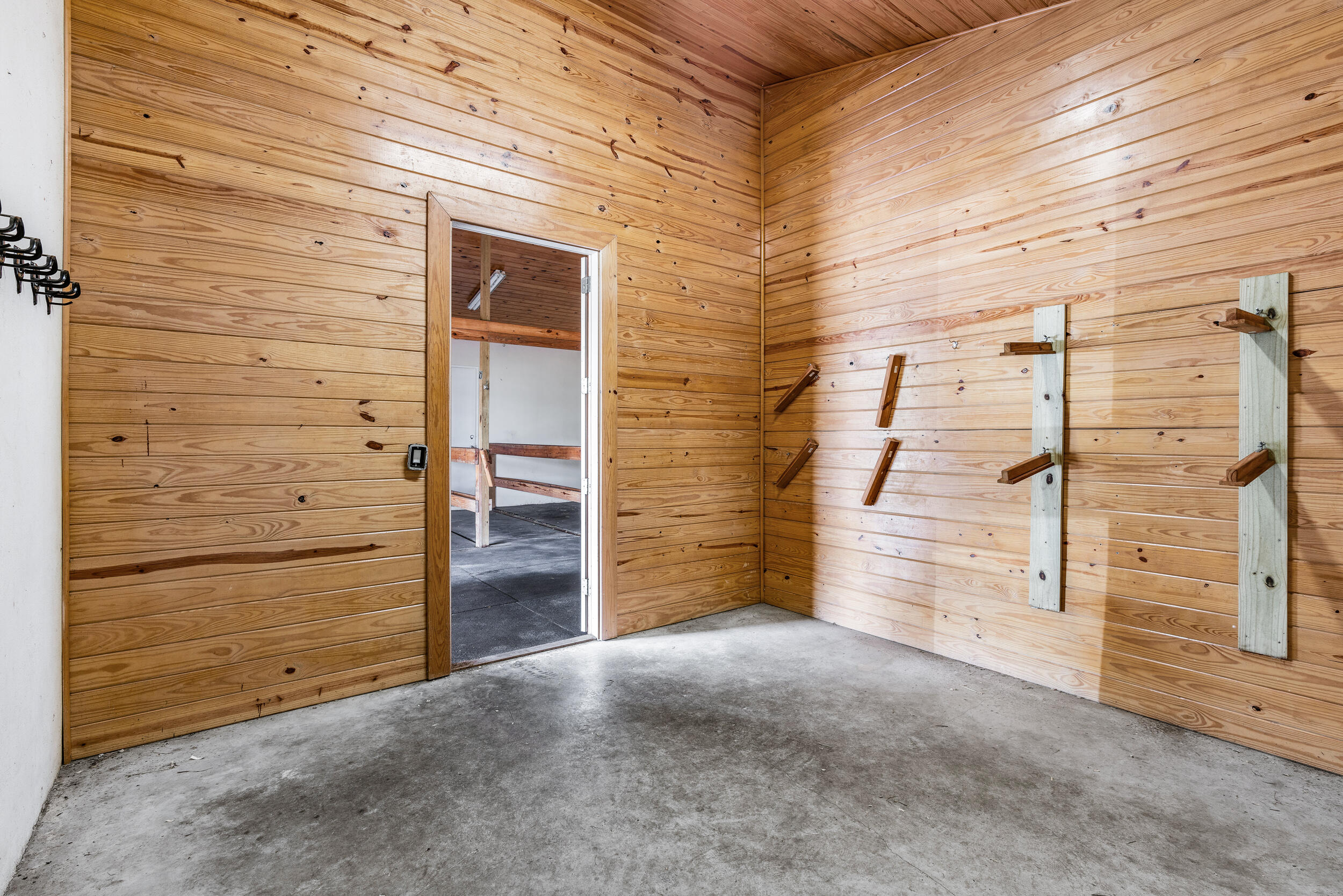 1150 F Road Loxahatchee Groves, FL 33470 - Photo 6 of 33 Tack Room