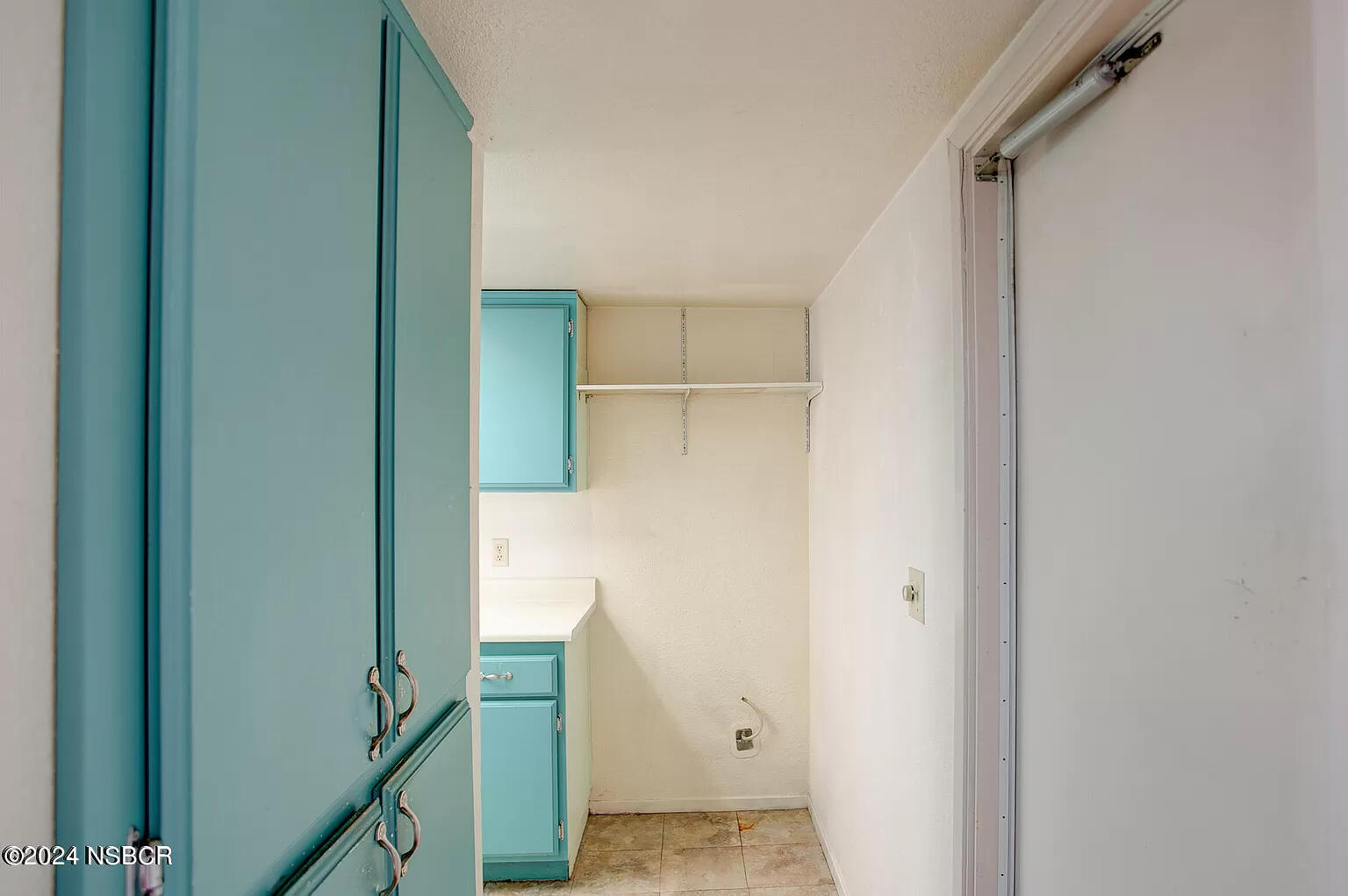 1352 Viola Way Lompoc, CA 93436 - Photo 9 of 30 a view of walk in closet