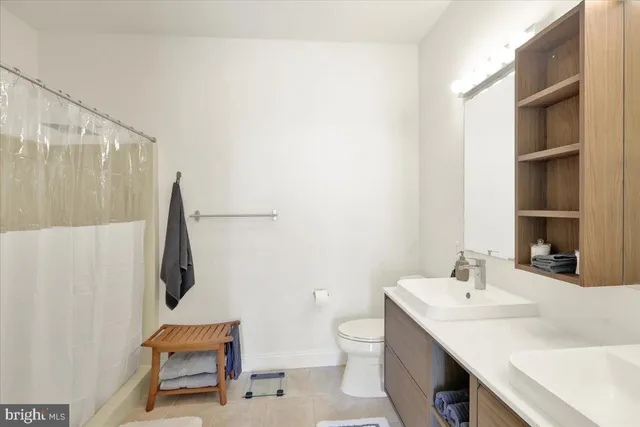 $469,900 | 424 Oak Hill Lane, Reading, PA 19610