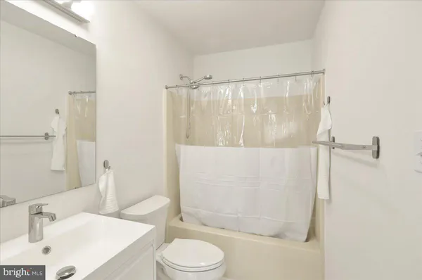 $468,900 | 424 Oak Hill Lane, Reading, PA 19610