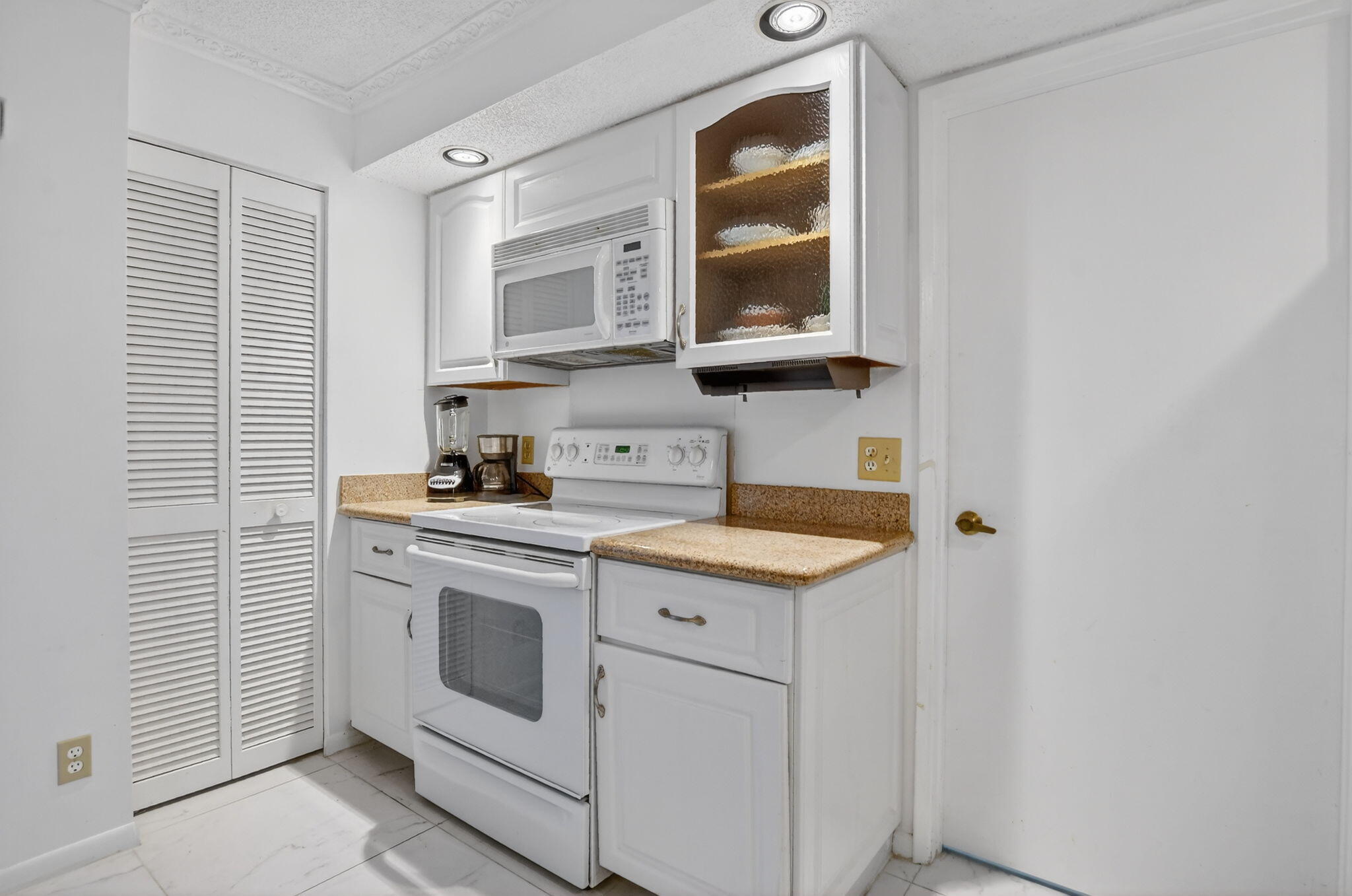 7844 La Mirada Drive Boca Raton, FL 33433 - Photo 11 of 42 KITCHEN