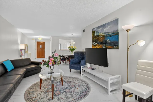 $319,900 | 7844 La Mirada Drive, Boca Raton, FL 33433