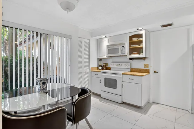 $319,900 | 7844 La Mirada Drive, Boca Raton, FL 33433