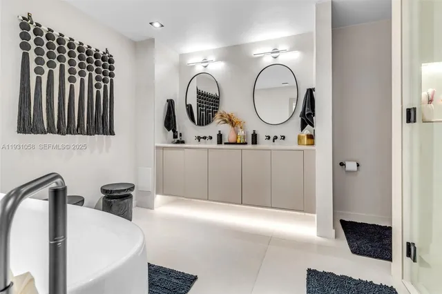 $10,000 | 20281 East Country Club Drive, Unit TW7, Aventura, FL 33180