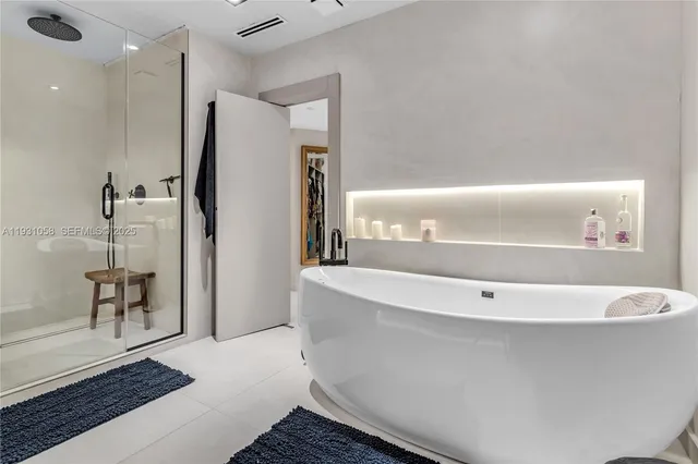 $10,000 | 20281 East Country Club Drive, Unit TW7, Aventura, FL 33180