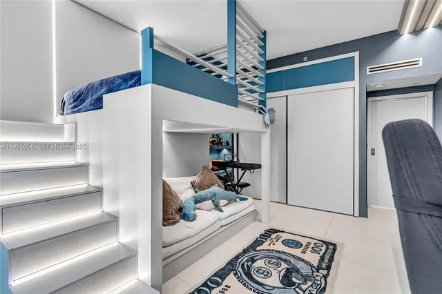 $10,000 | 20281 East Country Club Drive, Unit TW7, Aventura, FL 33180