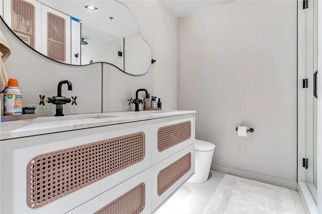 $10,000 | 20281 East Country Club Drive, Unit TW7, Aventura, FL 33180