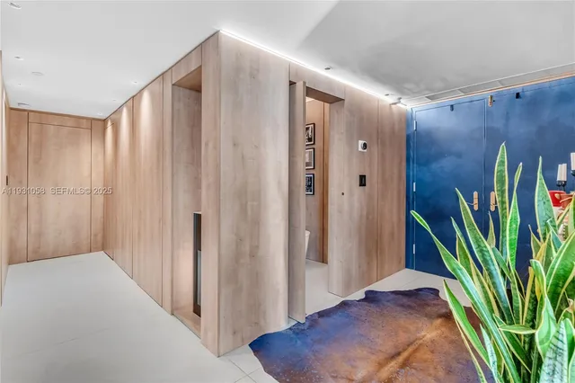 $10,000 | 20281 East Country Club Drive, Unit TW7, Aventura, FL 33180