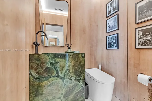 $10,000 | 20281 East Country Club Drive, Unit TW7, Aventura, FL 33180