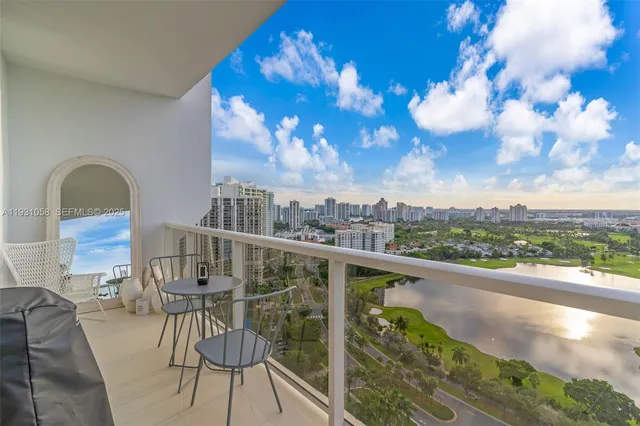 $10,000 | 20281 East Country Club Drive, Unit TW7, Aventura, FL 33180