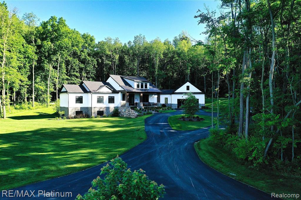 12101 Center Road Fenton, MI 48430 - Photo 49 of 53