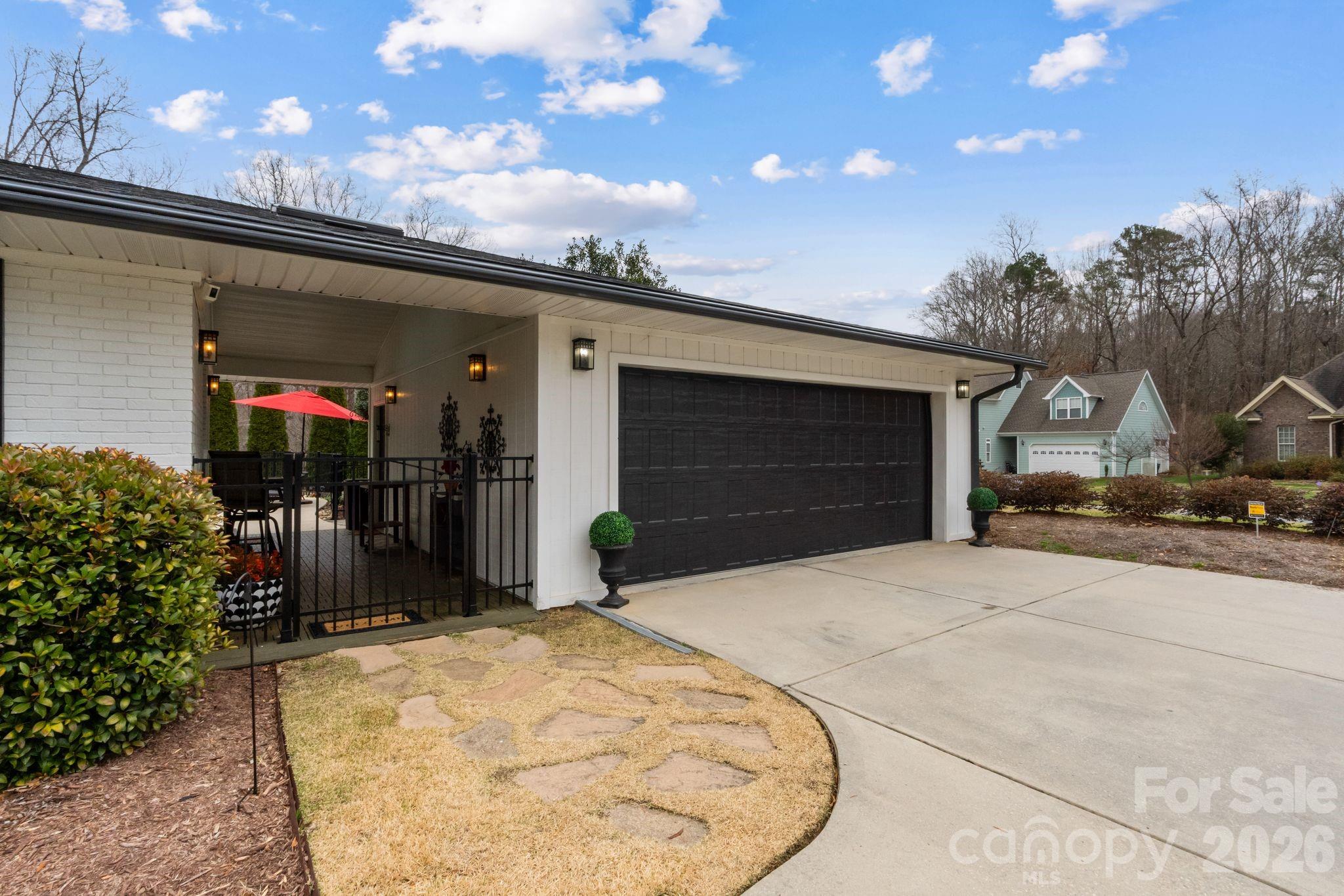 809 Creek Bluff Road Rock Hill, SC 29732 - Photo 4 of 40