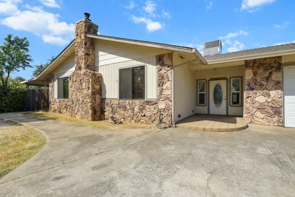 $579,900 | 3327 El Camino Drive, Cottonwood, CA 96022