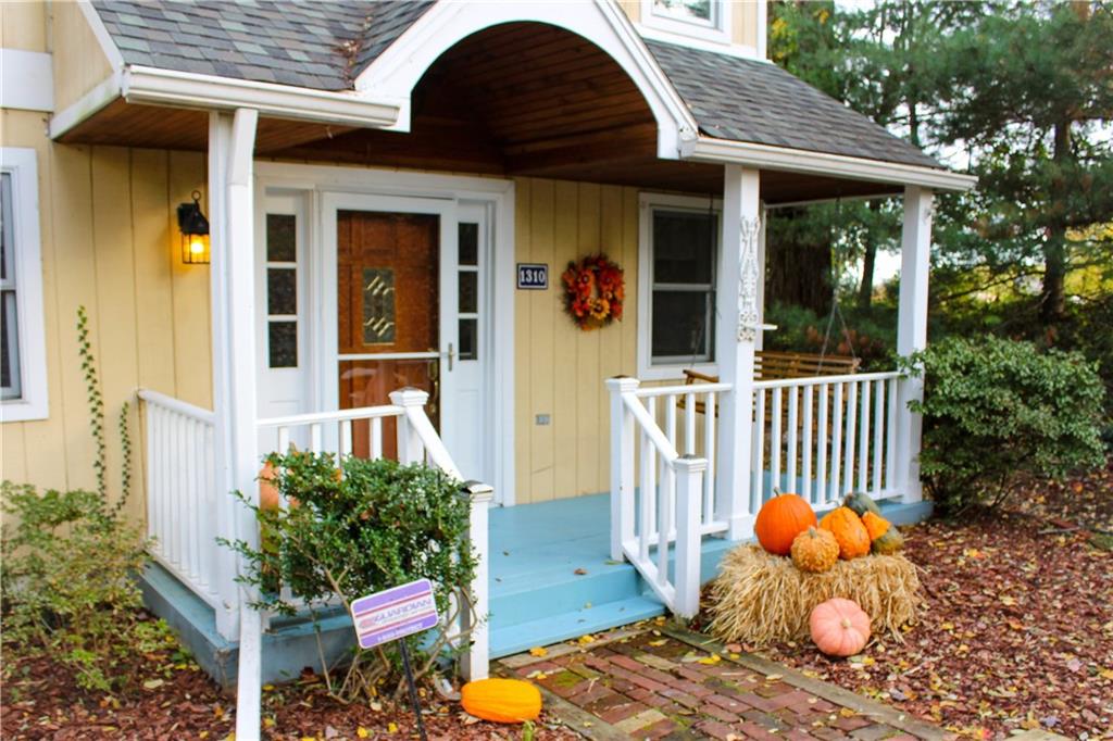 1310 Sharps Hill Road Pittsburgh, PA 15215 - Photo 2 of 10 Gallery Image 2