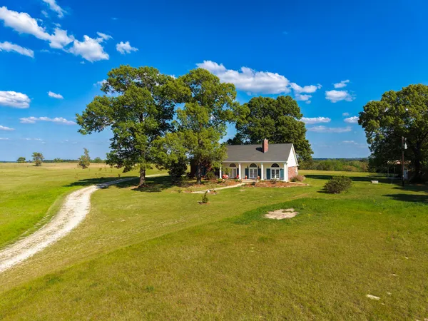 $749,500 | 16742 Farm To Market Road 831, Buffalo, TX 75831