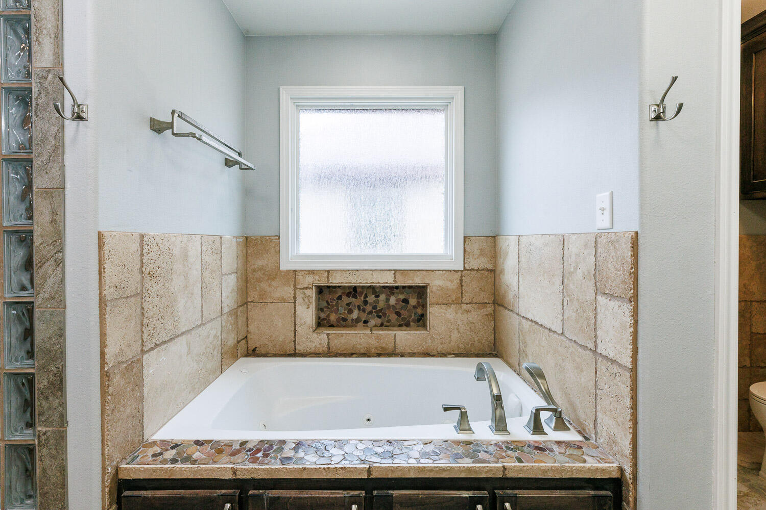 6523 East C R 6200 Lubbock, TX 79403 - Photo 34 of 86 Primary Bathroom