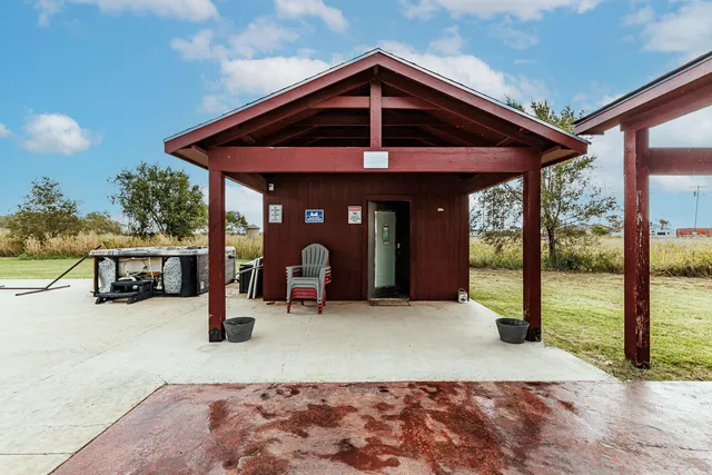 $699,000 | 6523 East C R 6200, Lubbock, TX 79403