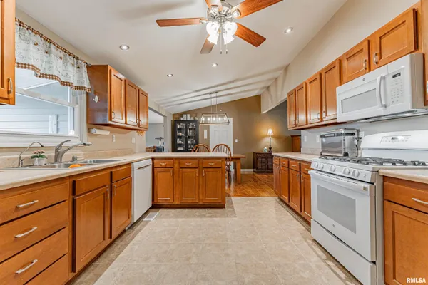 $255,000 | 308 Ward Drive, Elkhart, IL 62634