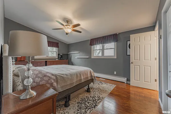 $255,000 | 308 Ward Drive, Elkhart, IL 62634