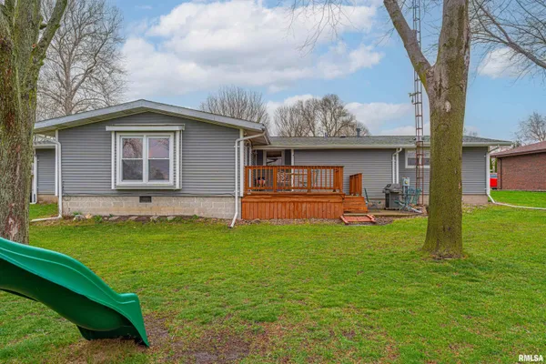 $255,000 | 308 Ward Drive, Elkhart, IL 62634