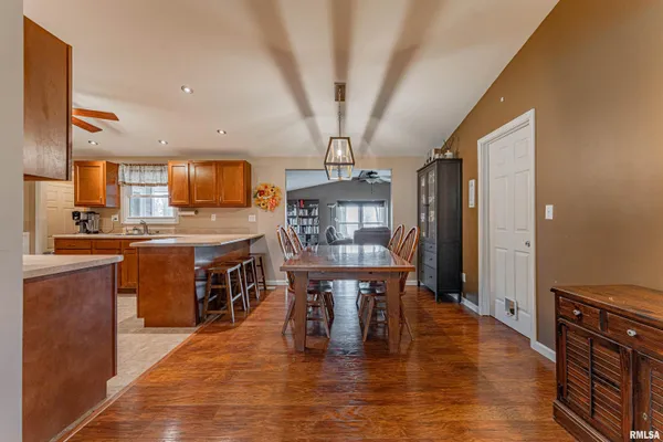 $255,000 | 308 Ward Drive, Elkhart, IL 62634