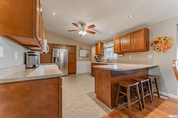 $255,000 | 308 Ward Drive, Elkhart, IL 62634