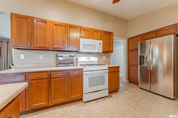 $255,000 | 308 Ward Drive, Elkhart, IL 62634