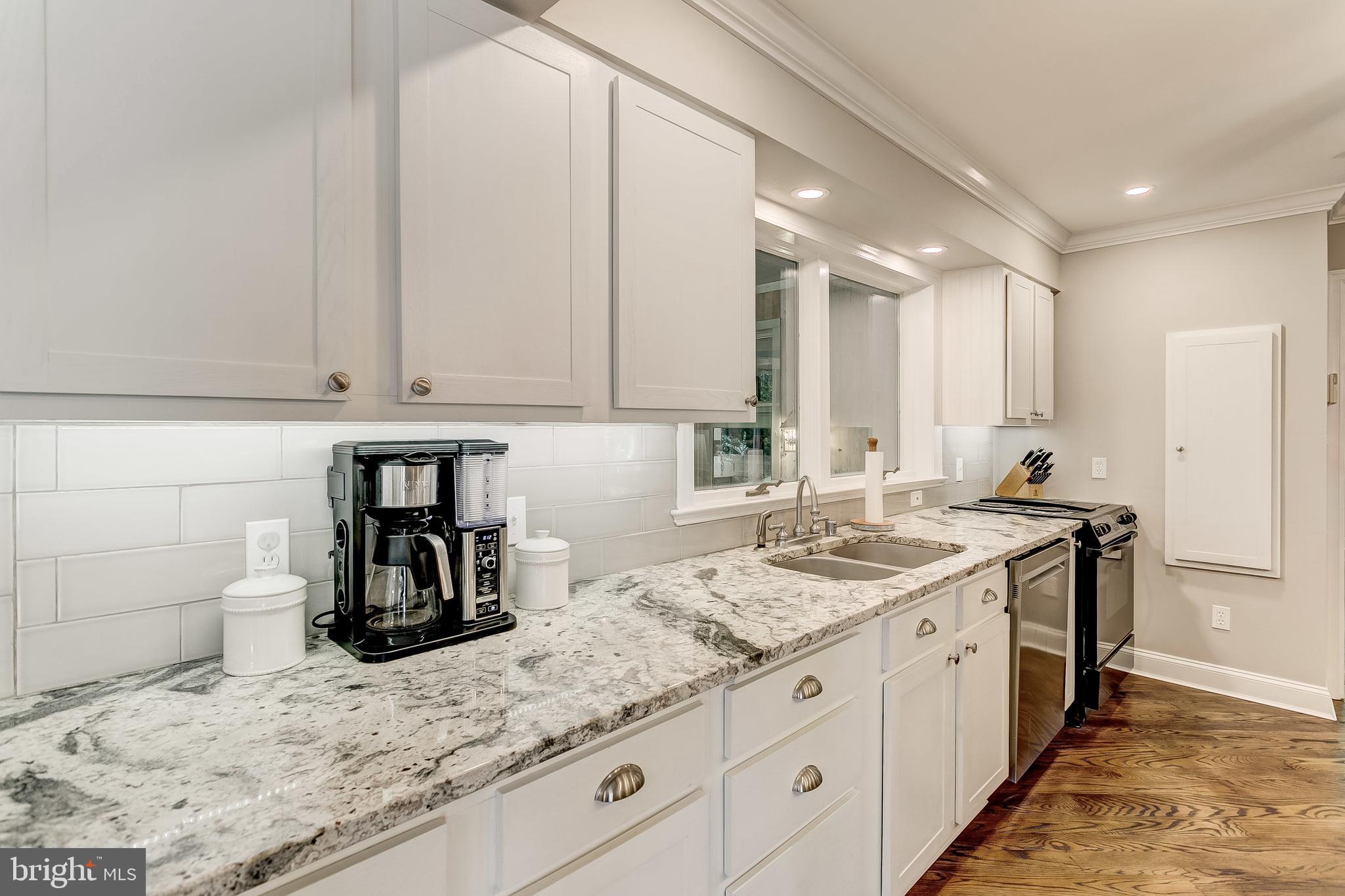 13352 Hunt Ridge Road Ellicott City, MD 21042 - Photo 16 of 65 Kitchen