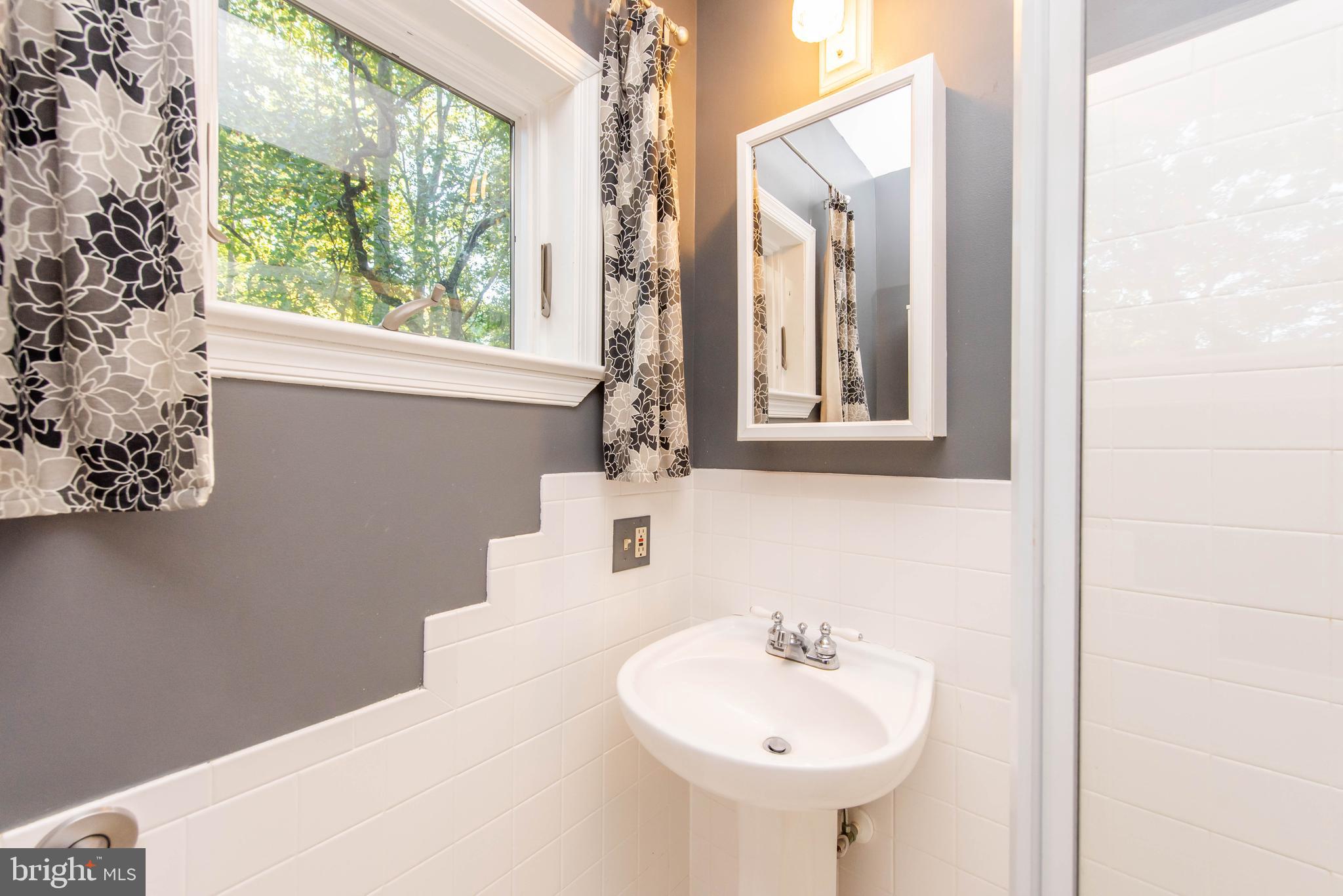 13352 Hunt Ridge Road Ellicott City, MD 21042 - Photo 59 of 65 Bathroom
