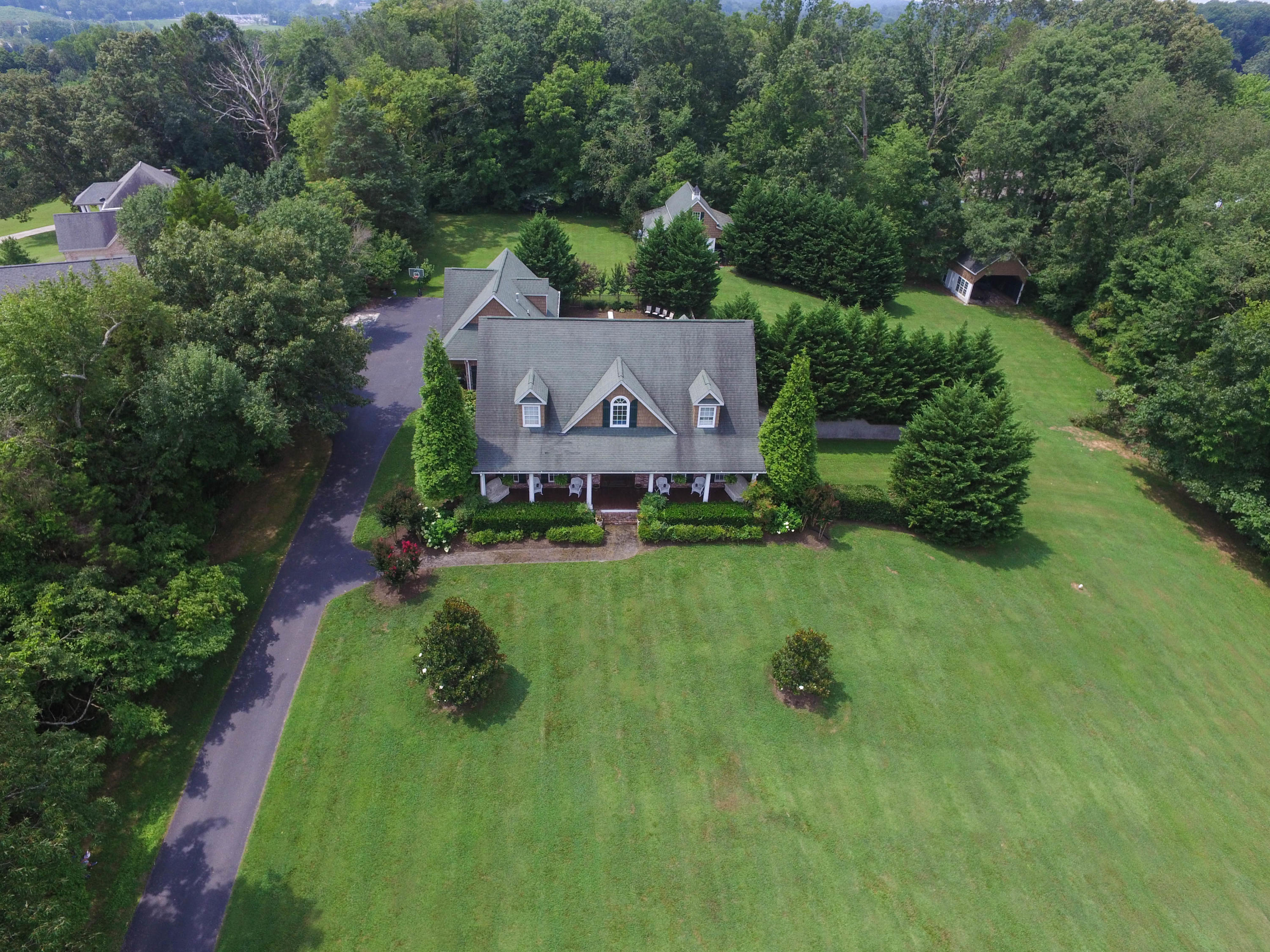 231 Hillvale Road Clinton, TN 37716 - Photo 2 of 34 DJI_0548