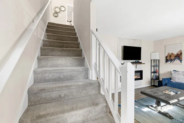 a view of entryway and hall