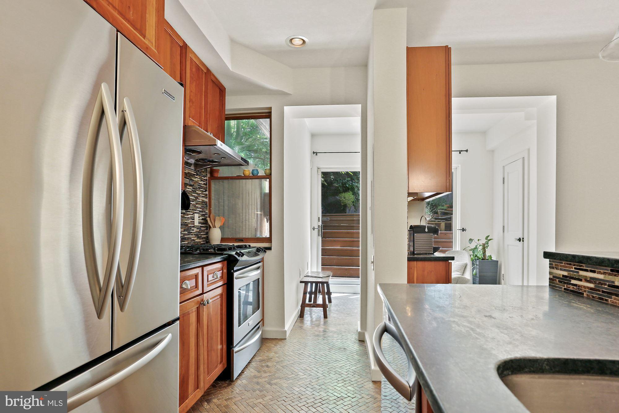 2037 37th Street Northwest Washington, DC 20007 - Photo 15 of 31 Gallery Image 15