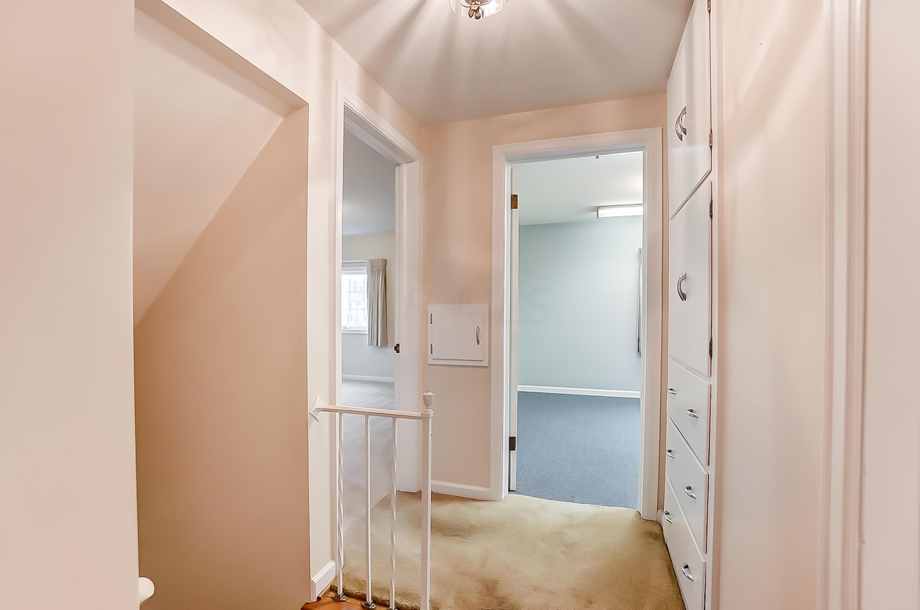 2540 Welsford Road Columbus, OH 43221 - Photo 9 of 19 50033638-021_hq