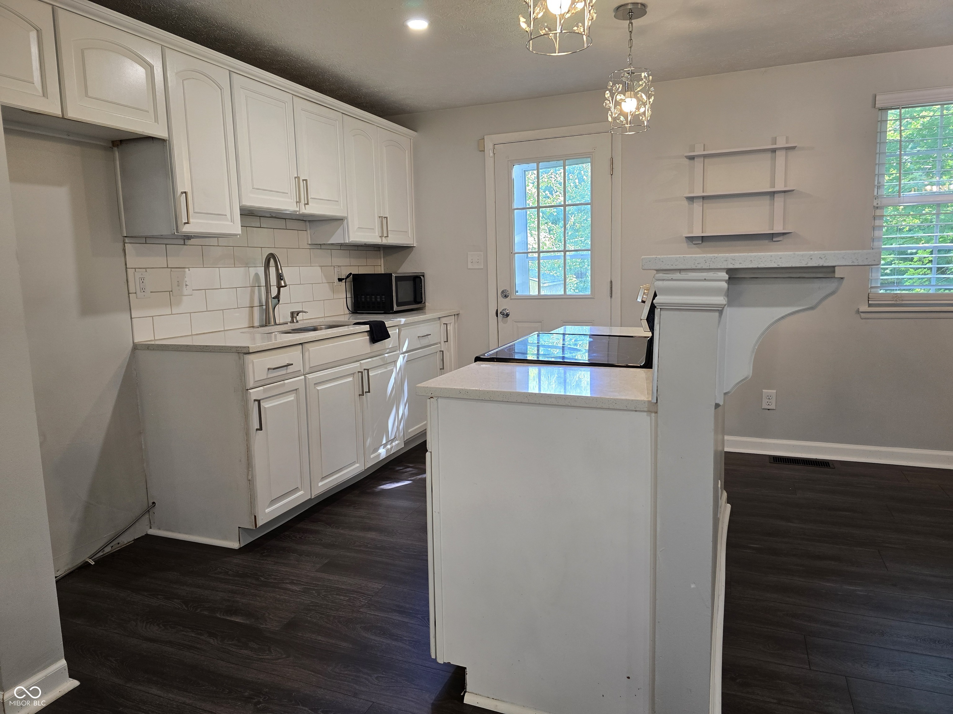 1127 Ridgepointe Drive Indianapolis, IN 46234 - Photo 8 of 21 Gallery Image 8