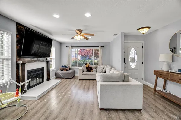 $617,900 | 161 Marna Drive, Vacaville, CA 95687