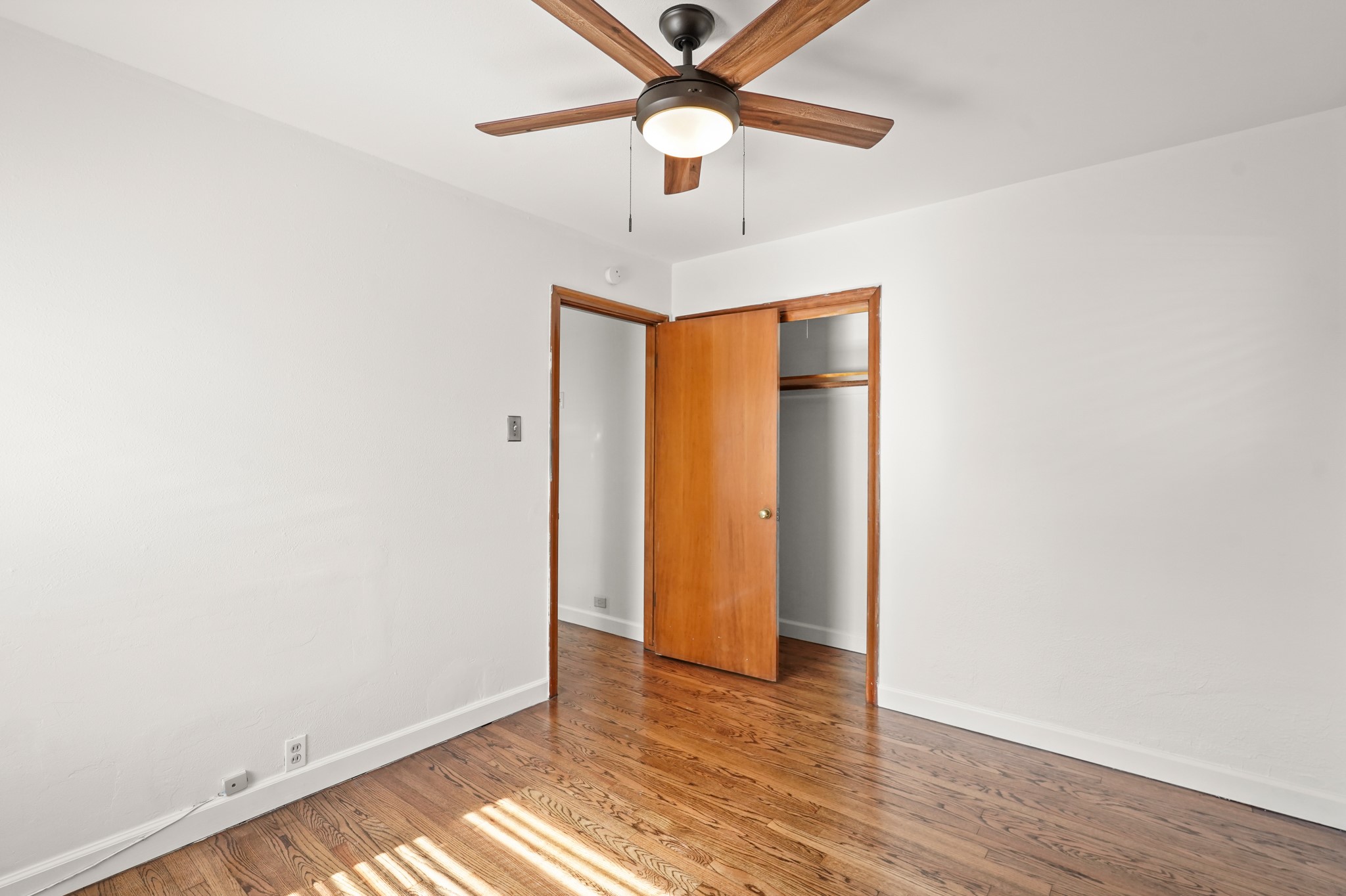 1207 Stonecrest Drive Houston, TX 77018 - Photo 26 of 34 a view of an empty room and window