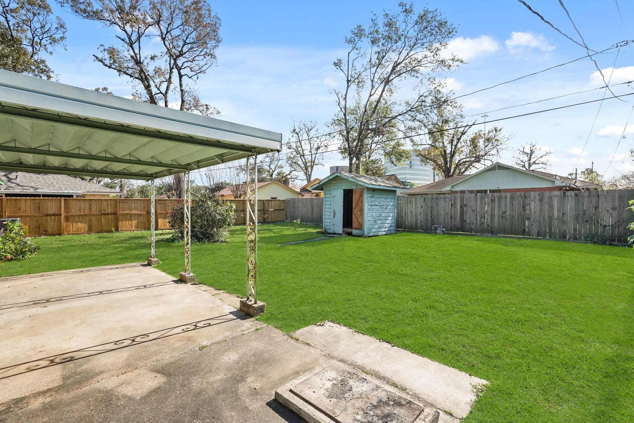 1207 Stonecrest Drive Houston, TX 77018 - Photo 4 of 34 a view of a house with a backyard