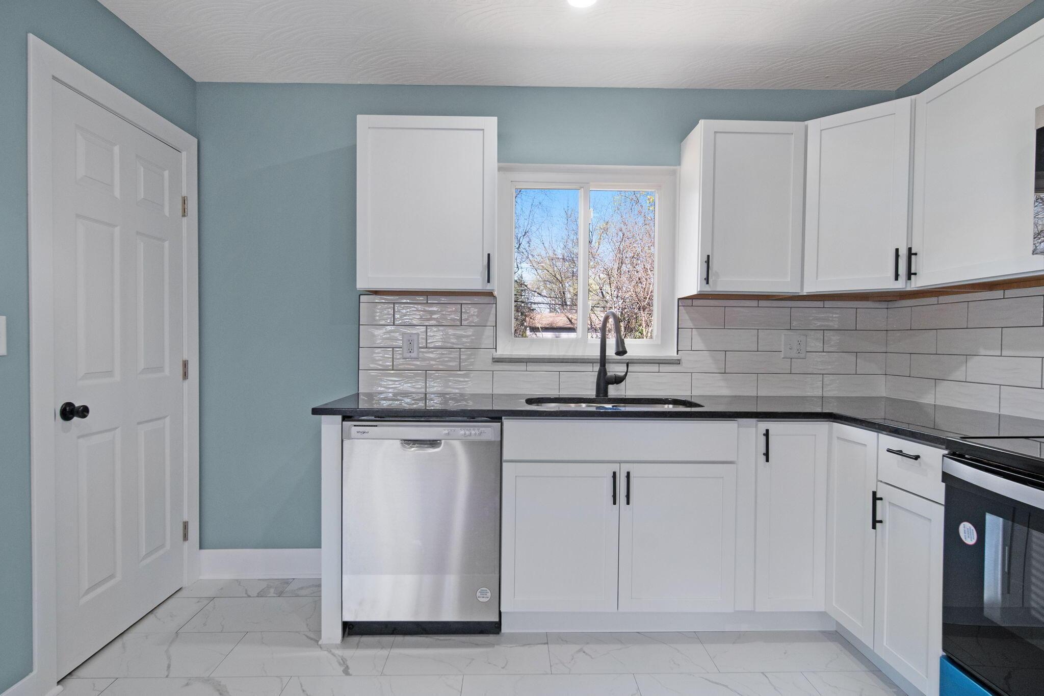 1870 Ward Road Columbus, OH 43224 - Photo 12 of 63 12-web-or-mls-A7401909