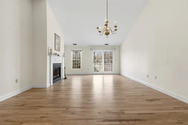 $515,000 | 25 Essex Green Lane, Unit C, Peabody, MA 01960
