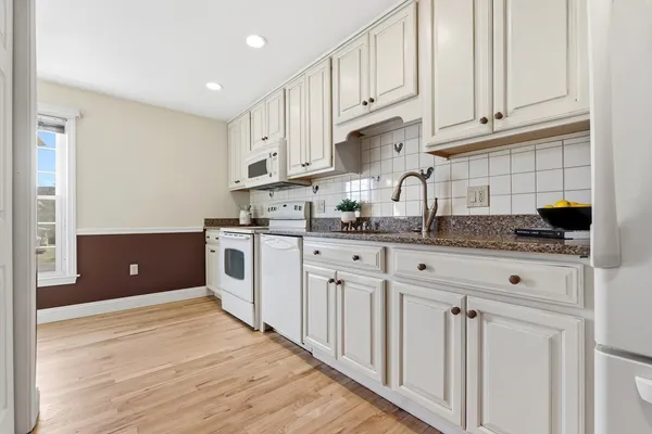 $515,000 | 25 Essex Green Lane, Unit C, Peabody, MA 01960
