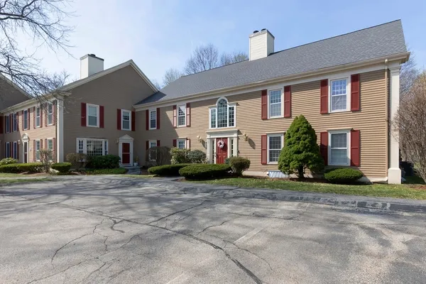 $515,000 | 25 Essex Green Lane, Unit C, Peabody, MA 01960